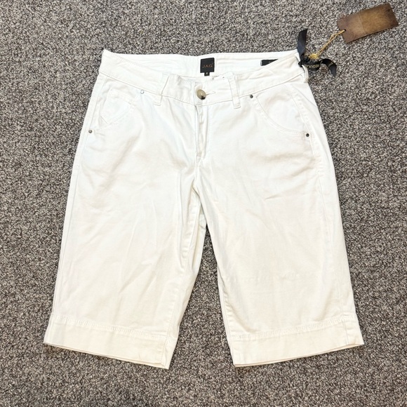 NWT Jag Jeans Women's White Bermuda Shorts - Picture 2 of 6